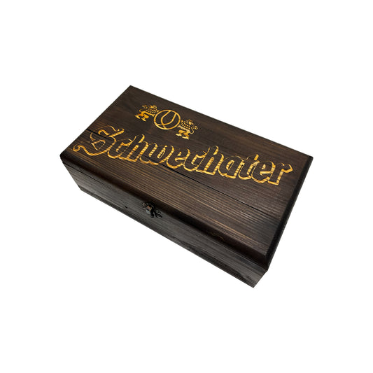 Schwechater Geschenkbox mit personalisiertem Glas